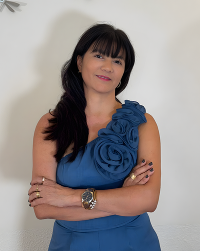 Psicóloga e neuropsicóloga que atende em Aracaju pela clínica Equilíbrius Psicologia: Valbia Cristiane Cordeiro Alves