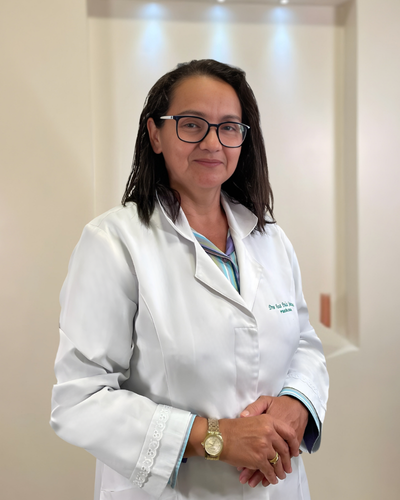 Psicóloga que atende em Aracaju pela clínica Equilíbrius Psicologia: Ana Paula Menezes Santana