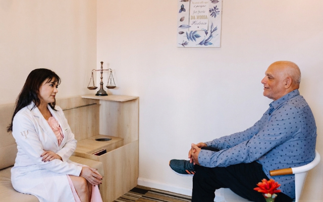 Psicoterapia em Aracaju para tratamento de ansiedade, depressão, estresse, autoestima e dificuldades emocionais. Atendimento psicológico para adultos, adolescentes e crianças, com foco no equilíbrio emocional e autoconhecimento.